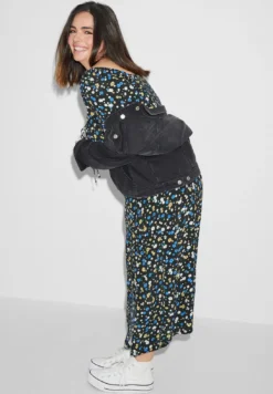 Robe De Jour - Black -Clockhouse 1b491ccf68b34ff198c3d86d6efbc5e4