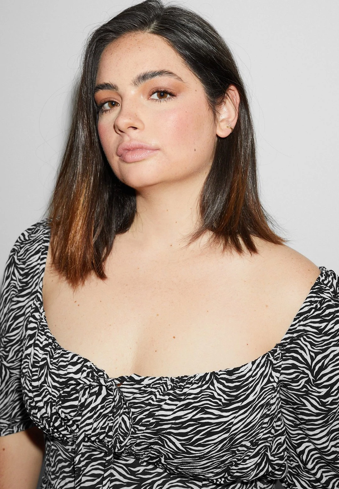 Robe De Jour - Black White 3 Robe De Jour - Black White – Image 3