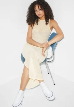 Robe Pull - Cremewhite 10 Robe Pull - Cremewhite -Clockhouse e1b8caedd2ae464fb4371ed99c89760d