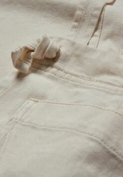 Salopette - Cremewhite 15 Salopette - Cremewhite -Clockhouse f1eba91b7b024fd6bf40efa019c589df